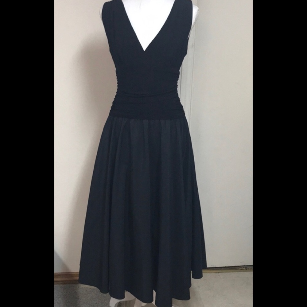 NWOT Jessica Howard dress with ruched detail